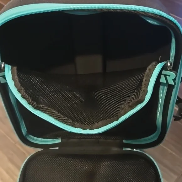 Kids ROLL RIDER- Black and Green Skateboard Suitcase - Picture 4 of 7